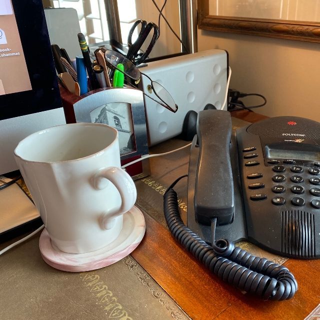 Office desk without paper clutter